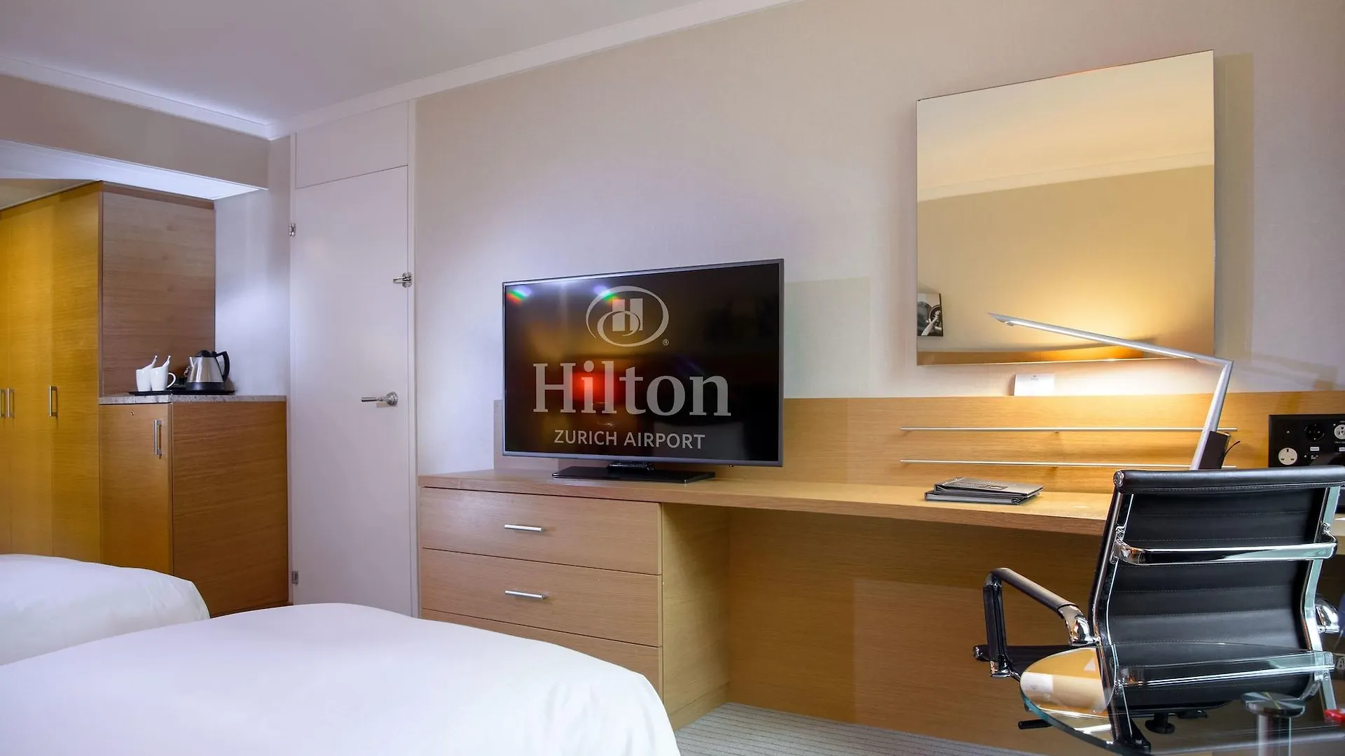 Hilton Zurich Airport Hotel Opfikon-Glattbrugg 4*,