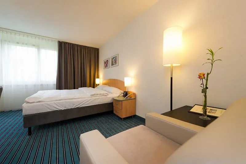 Hilton Zurich Airport Hotel Opfikon-Glattbrugg 4*,