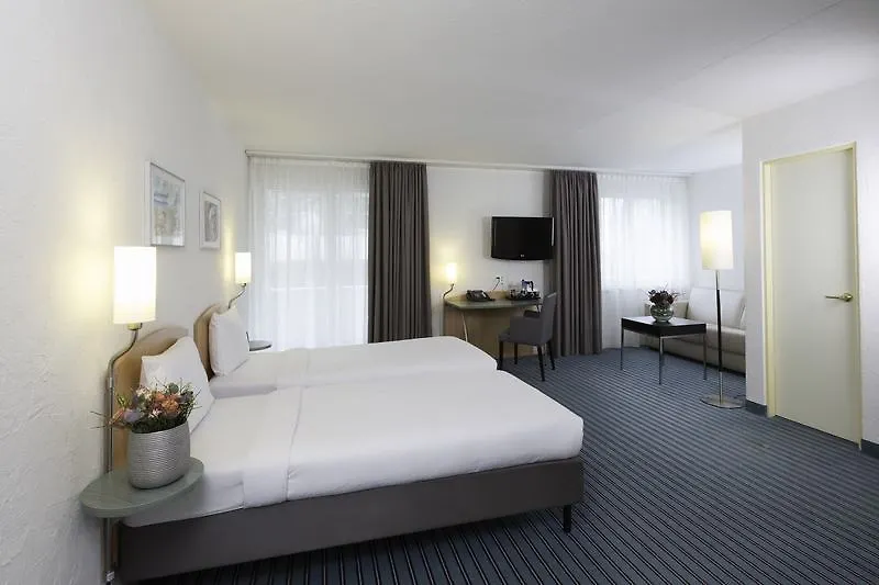Hilton Zurich Airport Hotel Opfikon-Glattbrugg 4*,